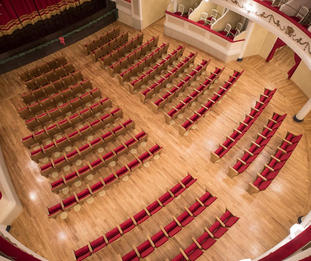 Platea del Teatro Sociale di Camogli vista dall'alto