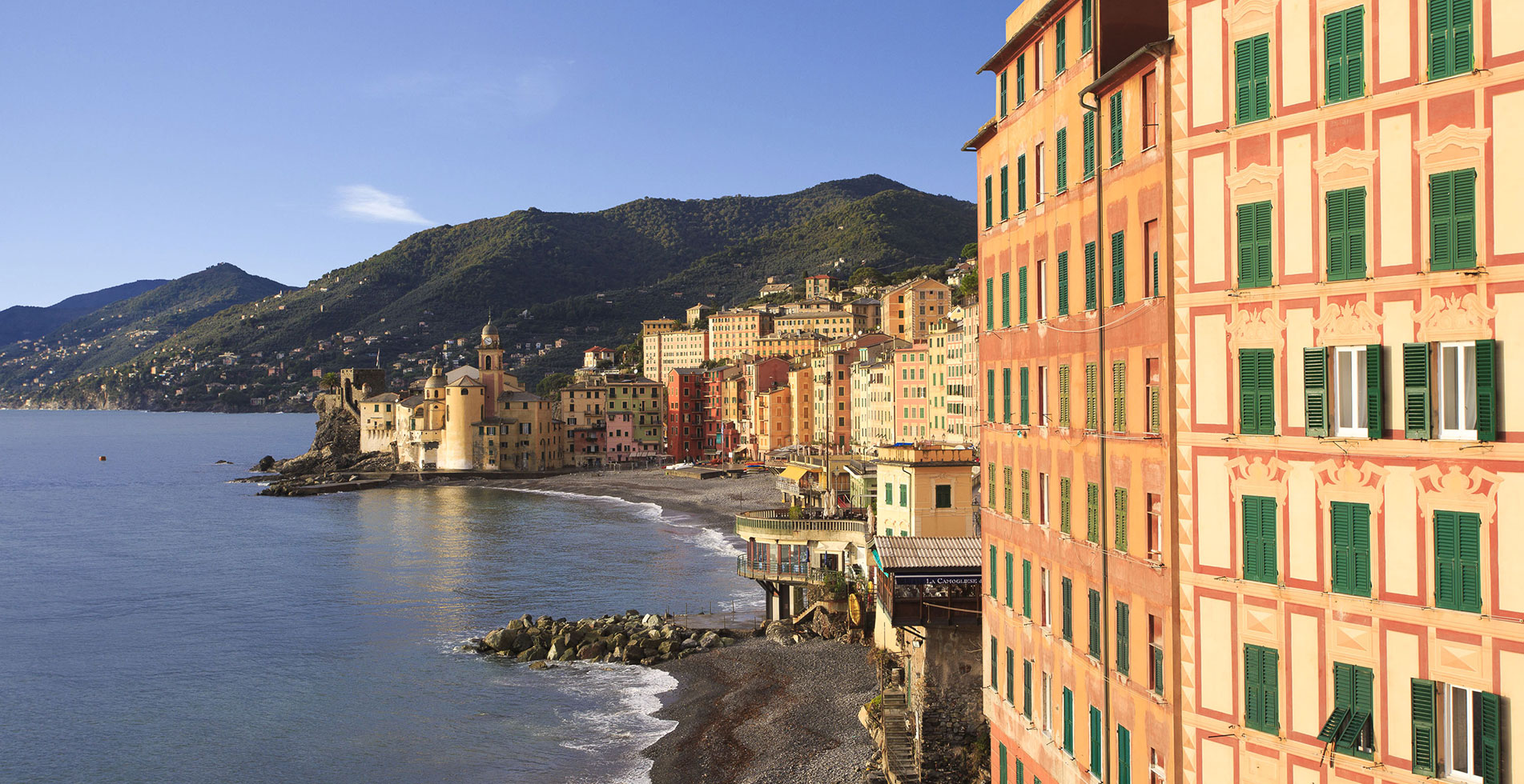 Case colorate sul lungomare di Camogli